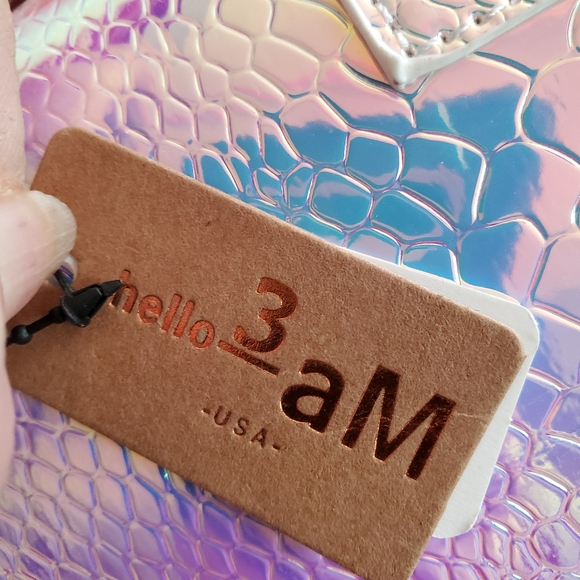 Hello TOO MARCH MADNESS AND THUS ITEM HASIT 3am opalescent in pink/blue hues bag - Picture 4 of 7